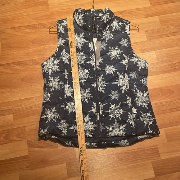 Hyper Dry water Resistant Down by Lands’End Snowflake Sleeveless Vest Jacket - Picture 12 of 13